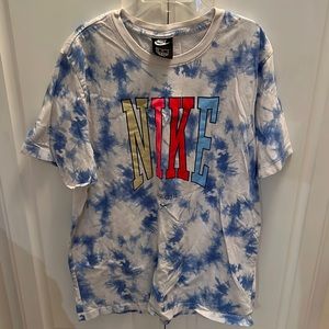 Nike Sportswear Tie Dye World Peace White Blue Short Sleeve Shirt XL